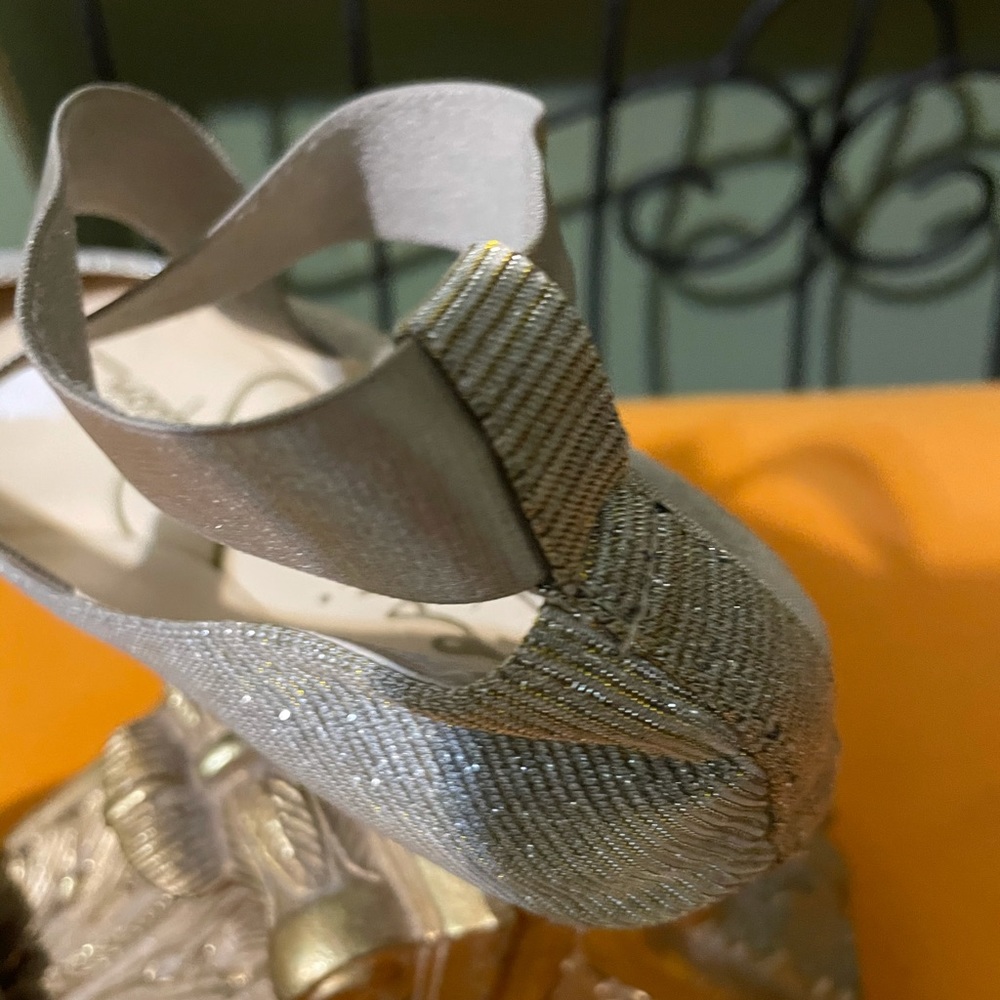 Shoes - Picture 2 of 5